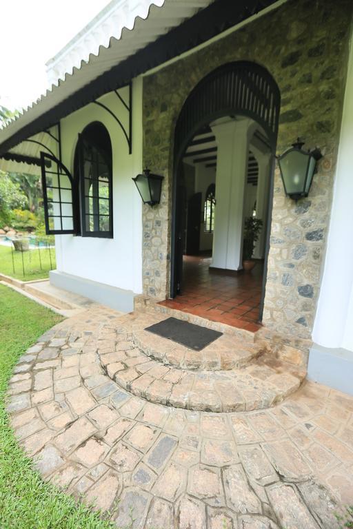 Horathapola Estate Hotel Marawila Bagian luar foto