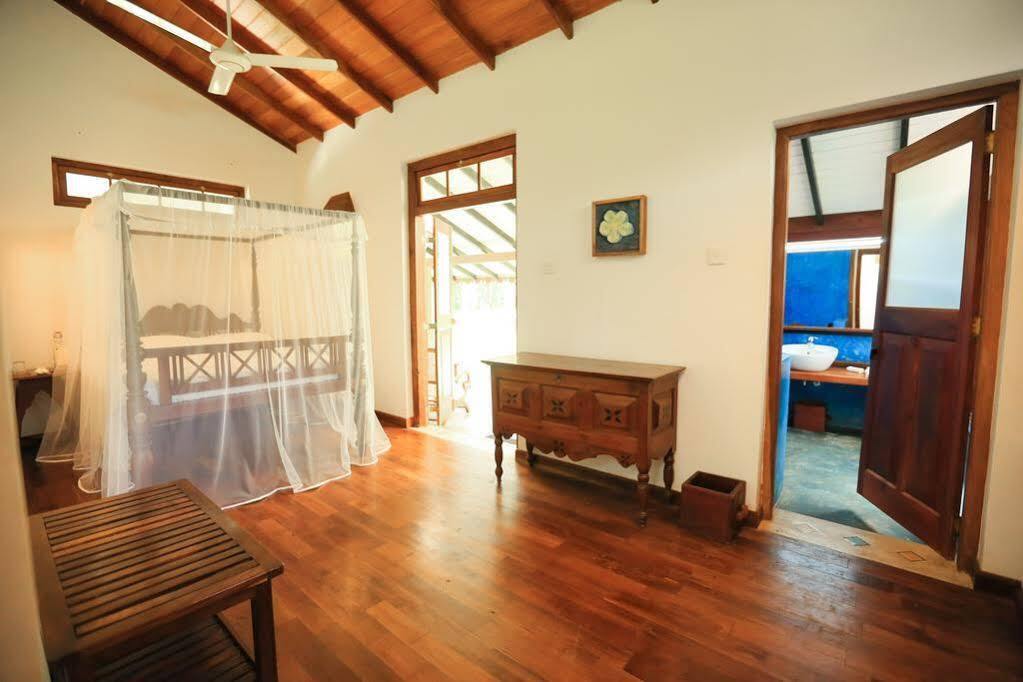Horathapola Estate Hotel Marawila Bagian luar foto
